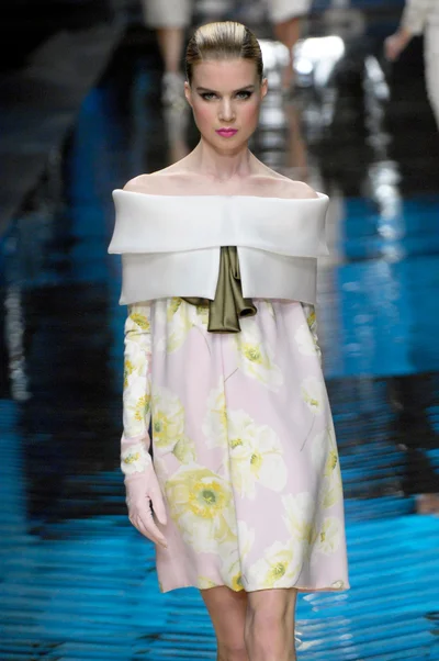 Look 15